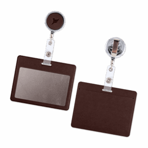 Карман с металлическим ретрактором - горизонтальный, цвет коричневый