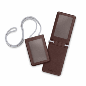 Карман с магнитным замком - вертикальный, цвет коричневый