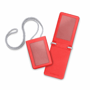 Карман с магнитным замком - вертикальный, цвет красный