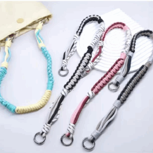 Брелки, шнурки и паракорды