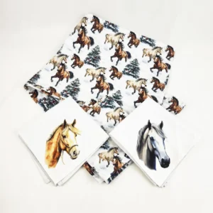 Скатерть и салфетки с лошадками