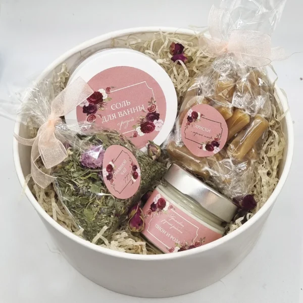 Набор подарочный в большой круглой коробке PION AND ROSE