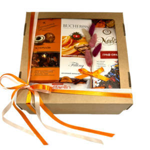 Набор с конфетами и чаем