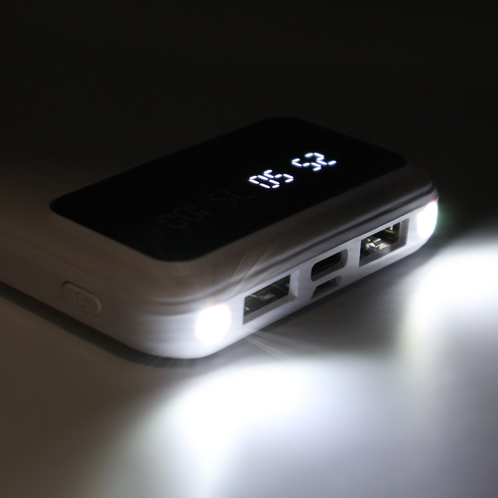 Внешний аккумулятор Dorado 10 000 mAh с фонариком, белый — изображение 4